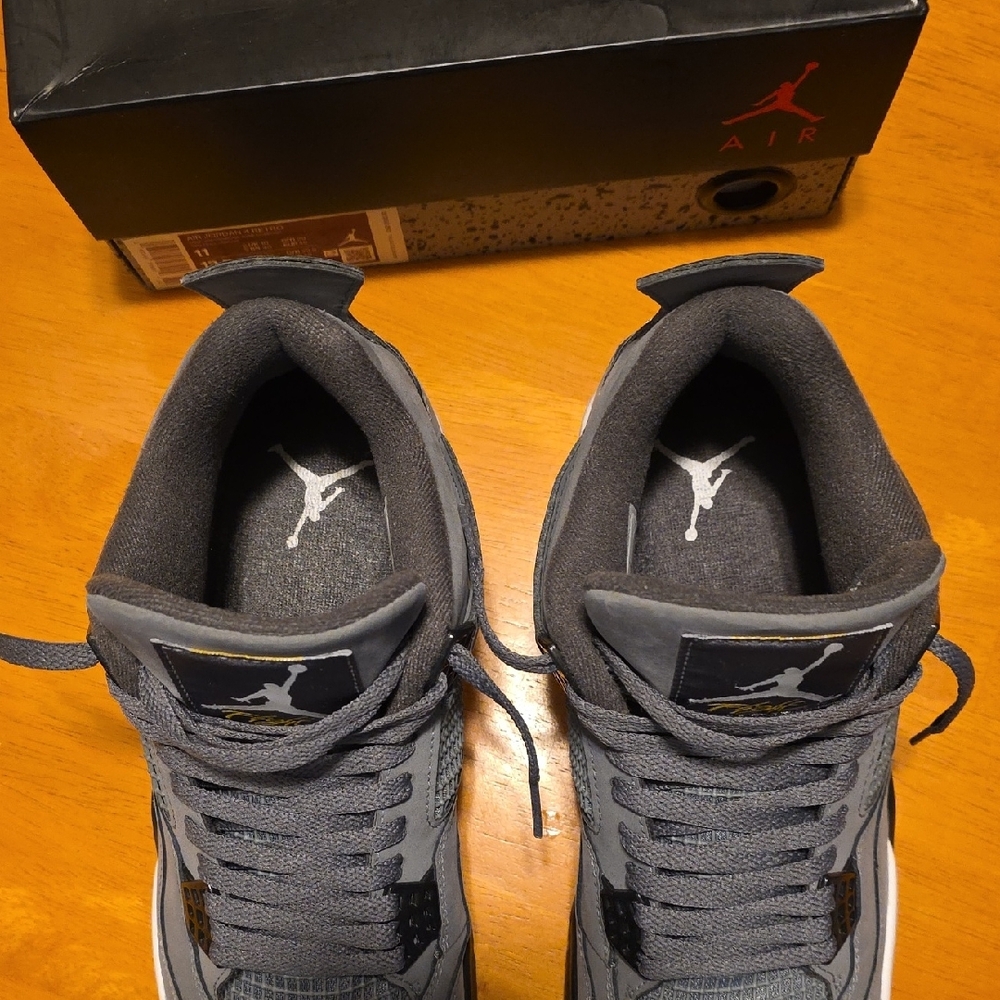 Jordan Gray Sneakers Classic Design - Picture 3 of 11